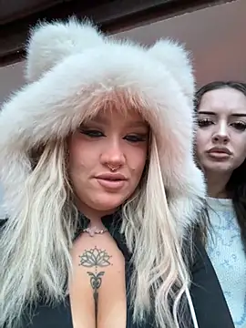 Snapshot of RollDolls chatting on December 19, 2025, 5:03 am RollDolls online show from December 19, 2025, 5:03 am