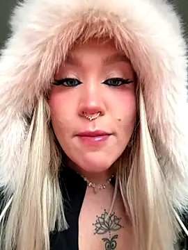 Snapshot of RollDolls chatting on December 20, 2025, 5:03 am RollDolls online show from December 20, 2025, 5:03 am