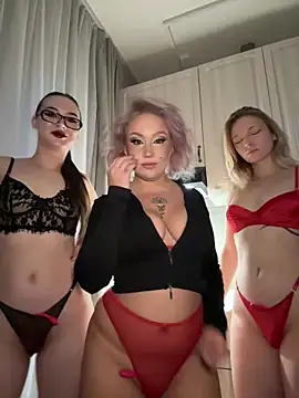 Snapshot of RollDolls chatting on December 21, 2025, 5:03 am RollDolls online show from December 21, 2025, 5:03 am