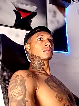 Snapshot of The_boy_dreams1 chatting on October 4, 2025, 3:15 am The boy dreams1 online show from October 4, 2025, 3:15 am