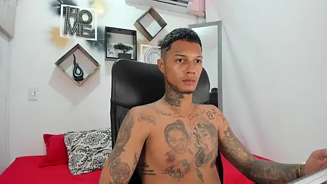 Snapshot of The_boy_dreams1 chatting on October 9, 2025, 3:15 am The boy dreams1 online show from October 9, 2025, 3:15 am