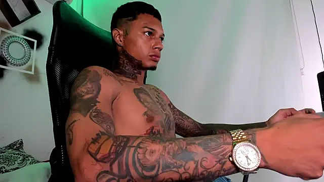 Snapshot of The_boy_dreams1 chatting on October 10, 2025, 3:05 am The boy dreams1 online show from October 10, 2025, 3:05 am