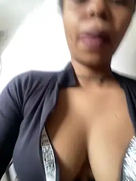 Itanydiorr online show from April 14, 2026, 8:04 pm