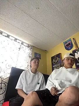 Snapshot of lyan_t2 chatting on October 2, 2025, 7:21 pm lyan t2 online show from October 2, 2025, 7:21 pm