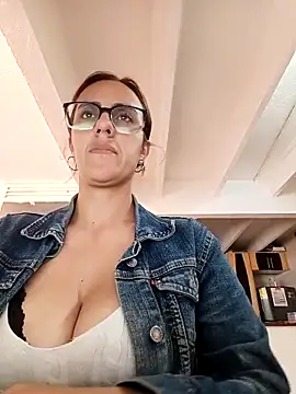 Snapshot of Jade_1-9 chatting on February 4, 2026, 7:31 pm Jade 1-9 online show from February 4, 2026, 7:31 pm