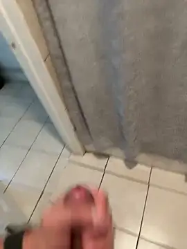 Snapshot of familia0210 chatting on October 28, 2025, 1:14 pm familia0210 online show from October 28, 2025, 1:14 pm