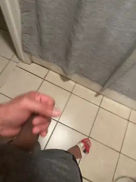 Snapshot of familia0210 chatting on October 29, 2025, 6:04 am familia0210 online show from October 29, 2025, 6:04 am