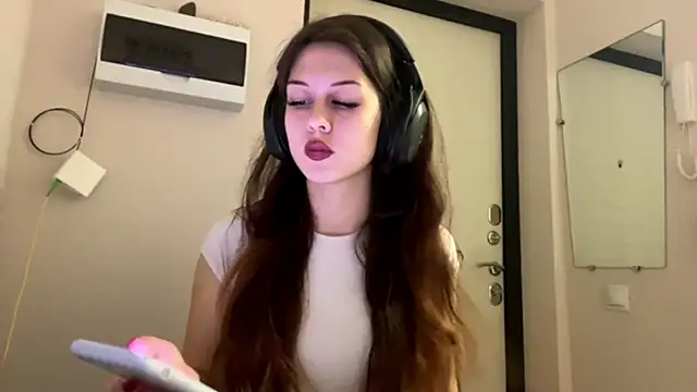 Nayra flash online show from October 8, 2025, 6:55 am