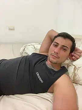 gooddboy01 online show from April 2, 2026, 4:04 pm