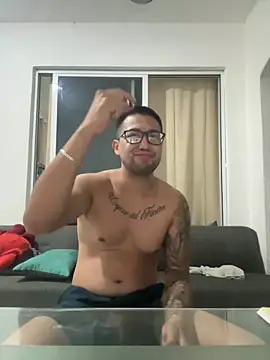 peloando22 online show from October 17, 2025, 12:01 am