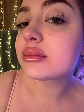 Snapshot of KellyMoors chatting on February 7, 2026, 1:20 am KellyMoors online show from February 7, 2026, 1:20 am