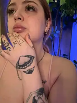 Snapshot of KellyMoors chatting on March 2, 2026, 2:03 am KellyMoors online show from March 2, 2026, 2:03 am