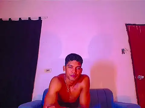 Snapshot of theMyke101 chatting on June 14, 2026, 12:41 am theMyke101 online show from June 14, 2026, 12:41 am