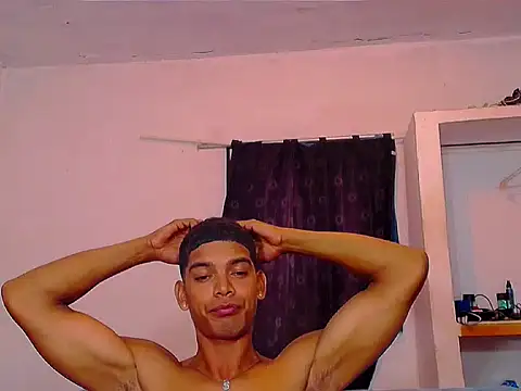 Snapshot of theMyke101 chatting on July 7, 2026, 2:47 am theMyke101 online show from July 7, 2026, 2:47 am