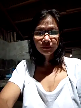 Snapshot of Sexiestmom_89 chatting on November 18, 2025, 7:07 pm Sexiestmom 89 online show from November 18, 2025, 7:07 pm