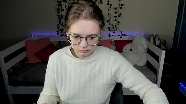 shy elina01 online show from October 22, 2025, 10:26 am