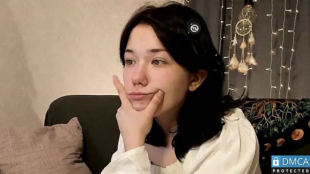 Kelly foox online show from April 8, 2026, 11:10 am