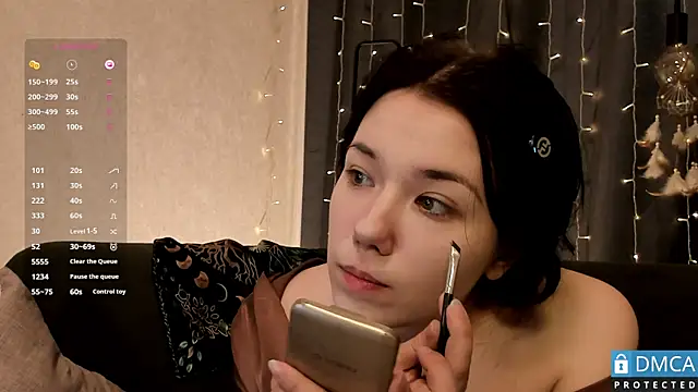 Kelly foox online show from April 15, 2026, 11:39 am