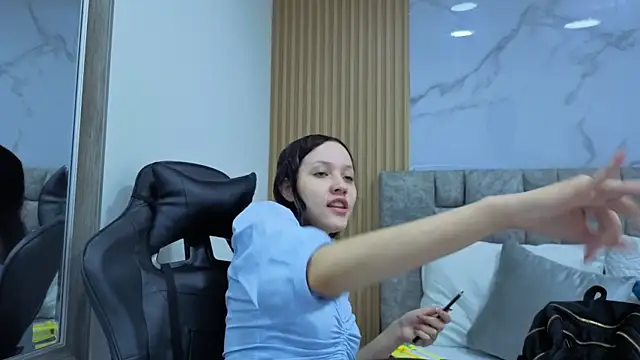 angel  kiss online show from February 6, 2026, 12:30 pm