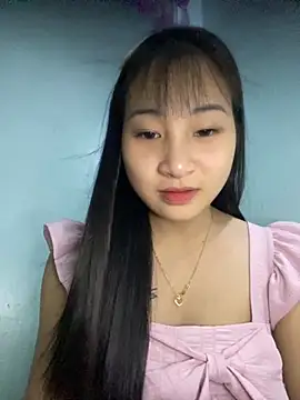 Snapshot of banlinh004 chatting on October 4, 2025, 2:04 pm banlinh004 online show from October 4, 2025, 2:04 pm
