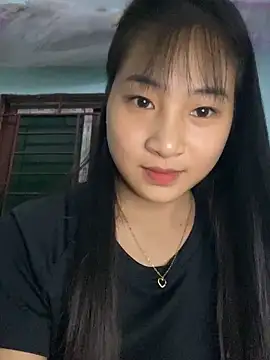 Snapshot of banlinh004 chatting on October 5, 2025, 2:37 pm banlinh004 online show from October 5, 2025, 2:37 pm
