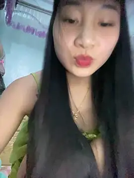 Snapshot of banlinh004 chatting on November 2, 2025, 2:30 pm banlinh004 online show from November 2, 2025, 2:30 pm