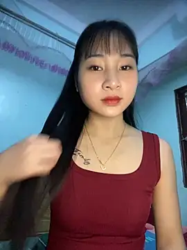 Snapshot of banlinh004 chatting on November 10, 2025, 5:28 am banlinh004 online show from November 10, 2025, 5:28 am