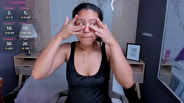 AriaVega online show from November 25, 2025, 11:43 am