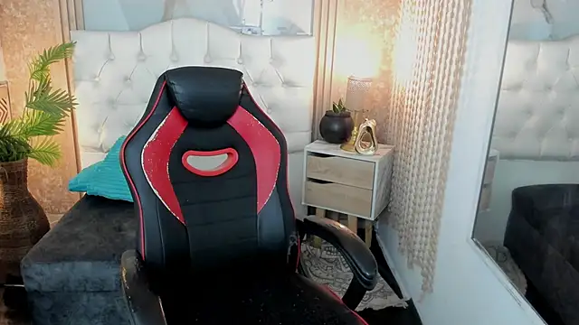 AriaVega online show from April 16, 2026, 1:01 pm