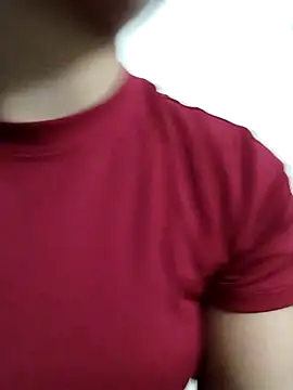 Snapshot of Mit-thi123 chatting on November 7, 2025, 5:35 pm Mit-thi123 online show from November 7, 2025, 5:35 pm