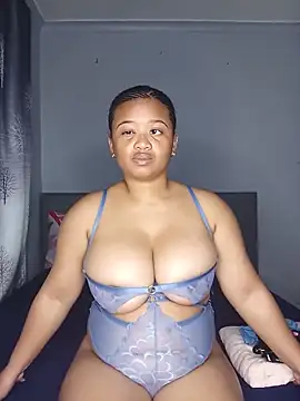 Snapshot of Sultrytits6 chatting on June 18, 2026, 9:30 pm Sultrytits6 online show from June 18, 2026, 9:30 pm