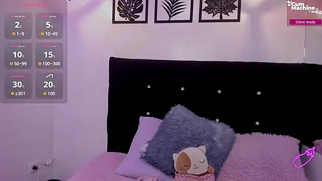 Haiily Baeker online show from November 8, 2025, 4:07 pm