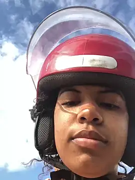 Lorennapires online show from October 15, 2025, 10:48 am