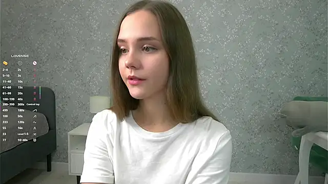 Snapshot of SweetSaraPie chatting on October 5, 2025, 7:01 pm SweetSaraPie online show from October 5, 2025, 7:01 pm