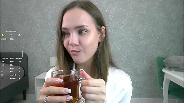 Snapshot of SweetSaraPie chatting on October 9, 2025, 7:01 pm SweetSaraPie online show from October 9, 2025, 7:01 pm