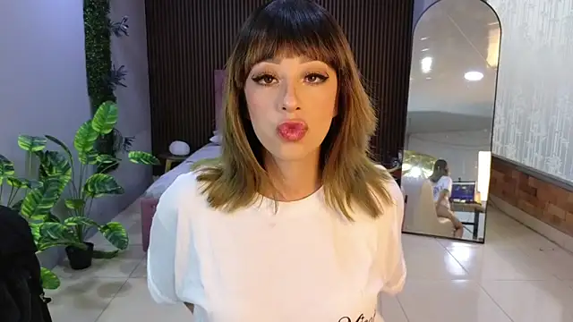 sexengel lisa online show from February 17, 2026, 8:59 pm