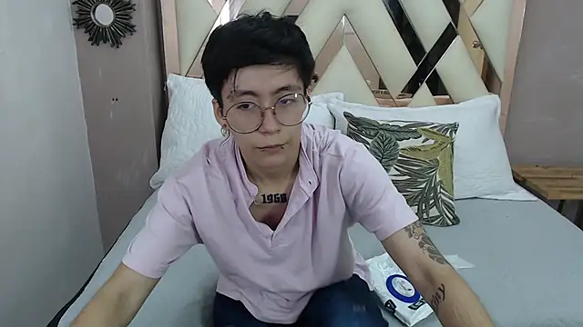 Snapshot of Teddy_Jacobs chatting on October 7, 2025, 7:44 pm Teddy Jacobs online show from October 7, 2025, 7:44 pm