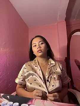 Funtasee Andi online show from April 27, 2026, 8:18 pm