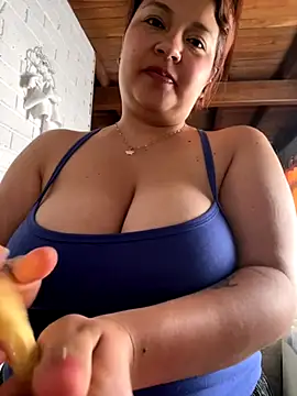 Snapshot of Cami_Moon1 chatting on November 25, 2025, 2:17 pm Cami Moon1 online show from November 25, 2025, 2:17 pm