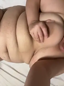 mrgkatys online show from April 18, 2026, 2:32 pm