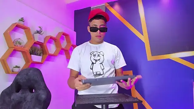 Play boys Hot2 online show from October 6, 2025, 11:51 am