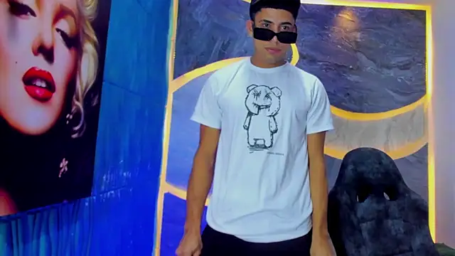 Play boys Hot2 online show from October 29, 2025, 12:51 pm