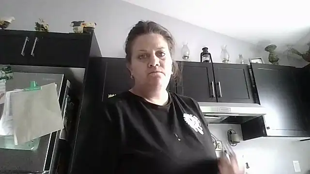 Snapshot of october1992xx chatting on October 13, 2025, 3:34 pm october1992xx online show from October 13, 2025, 3:34 pm