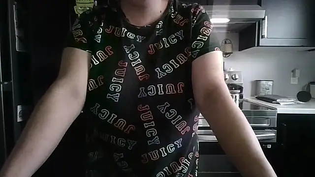 Snapshot of october1992xx chatting on October 21, 2025, 12:28 pm october1992xx online show from October 21, 2025, 12:28 pm