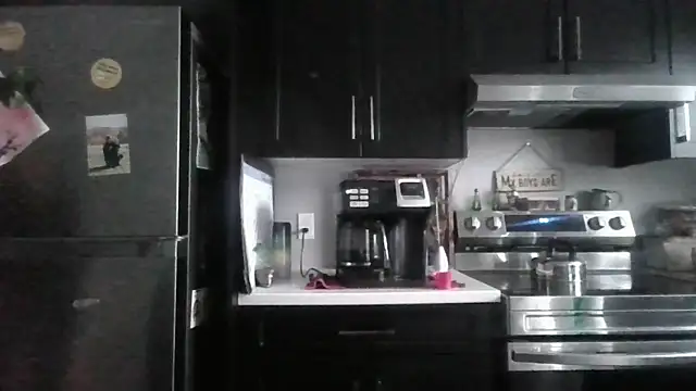 Snapshot of october1992xx chatting on November 24, 2025, 12:16 pm october1992xx online show from November 24, 2025, 12:16 pm