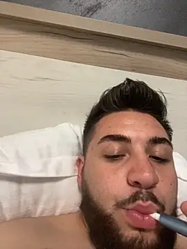 MilanYaman online show from October 15, 2025, 8:20 pm