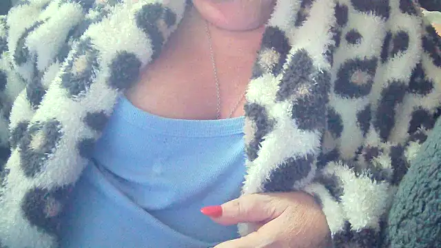 Playful MILF Demi online show from February 7, 2026, 10:08 am