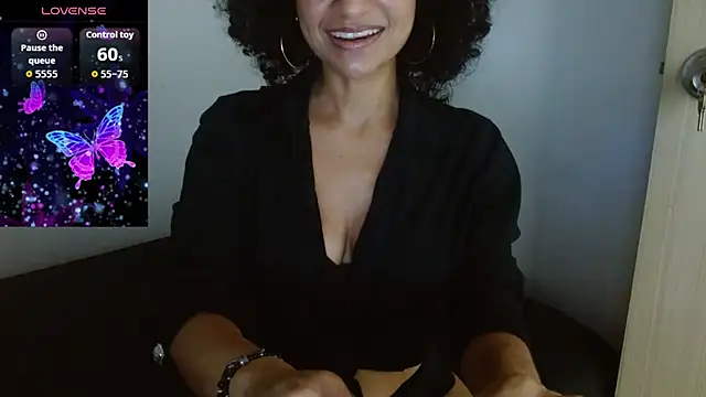 Snapshot of Seductress_Malia chatting on June 25, 2026, 4:11 pm Seductress Malia online show from June 25, 2026, 4:11 pm