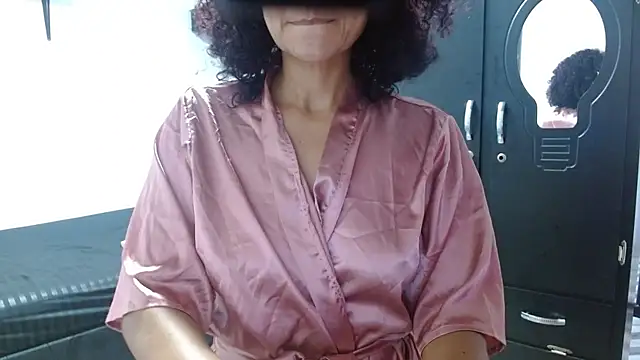 Snapshot of Seductress_Malia chatting on July 2, 2026, 3:23 am Seductress Malia online show from July 2, 2026, 3:23 am