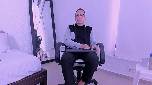  axelking  online show from March 2, 2026, 11:39 am